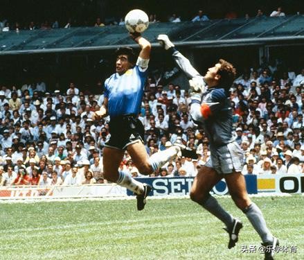 足球比赛上帝视角,足球上帝之手