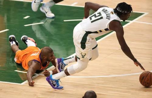 2:0雄鹿夺赛点,雄鹿2:0猛龙