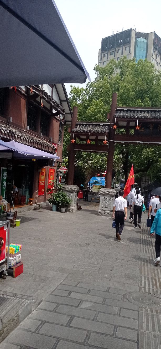 医学小常识一一胸痛咋会事?