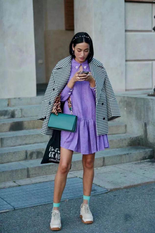 这4种颜色羽绒服显白又减龄,什么颜色的羽绒服百搭又显白