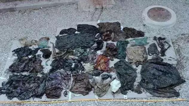 化妆品里竟然含有塑料？