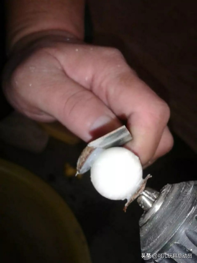 我爱做手工：分享一个手工打磨菩提根圆珠的过程，可以自己DIY