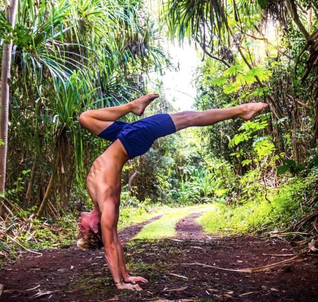 盘点男人练瑜伽,男人瑜伽刚柔并济