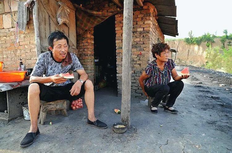 夫妻烧烤店打工一个月能赚多少,夫妻烧烤店收入十几万