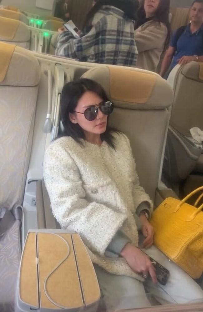 飞机头等舱偶遇张雨绮,张雨绮机场照曝光