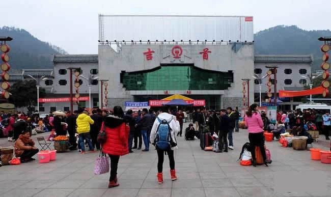 凤凰3天两晚旅游攻略,张家界凤凰三日游攻略