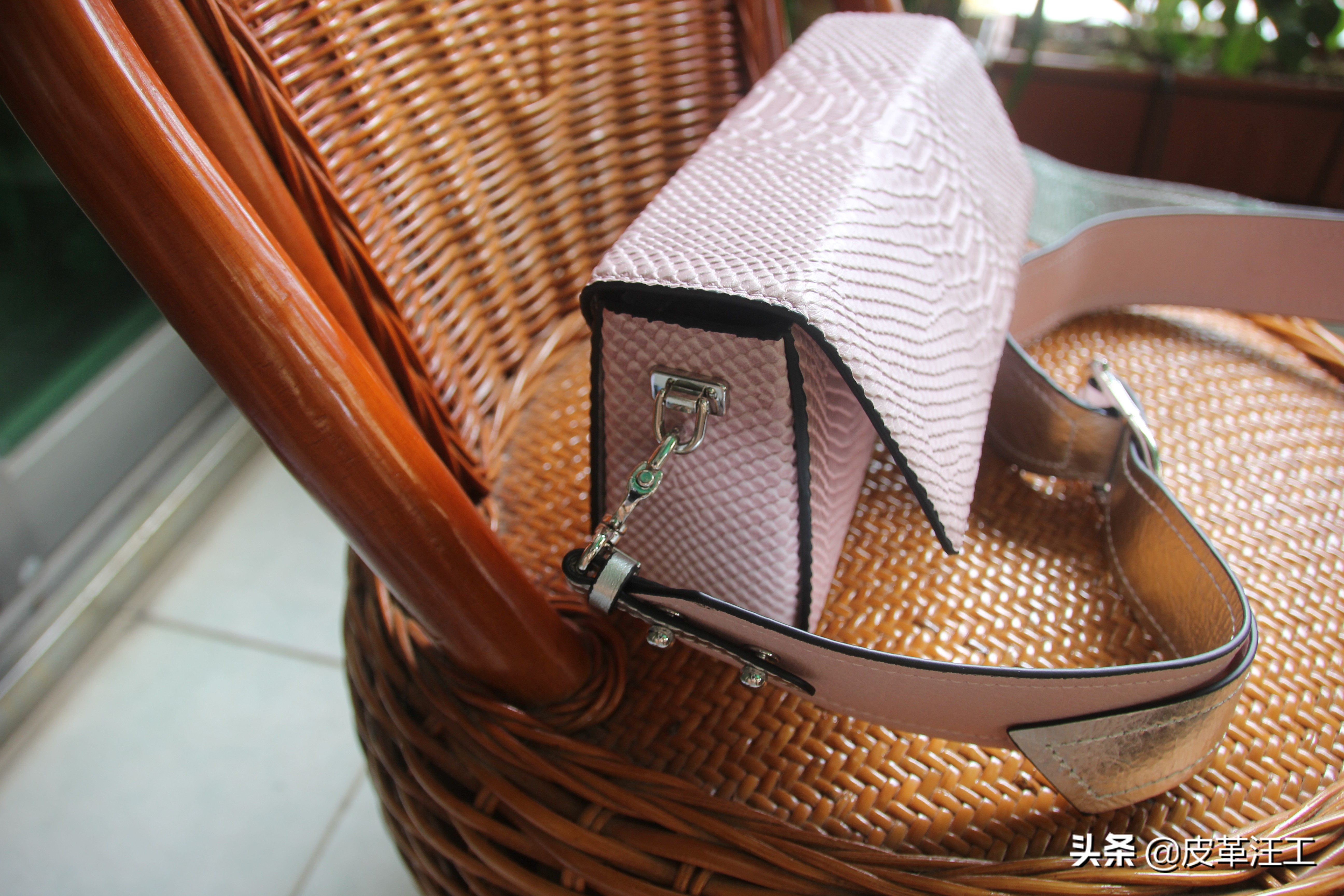 秋冬新款头层牛皮真皮女包图片,真皮女包100%牛皮法式复古风