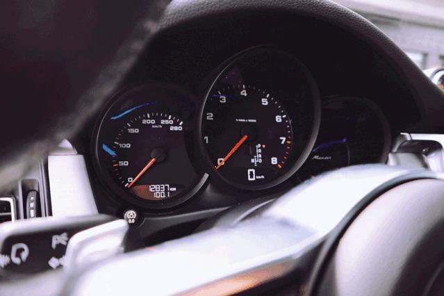 原来你也可以带我穿越草原，深度试驾保时捷Macan