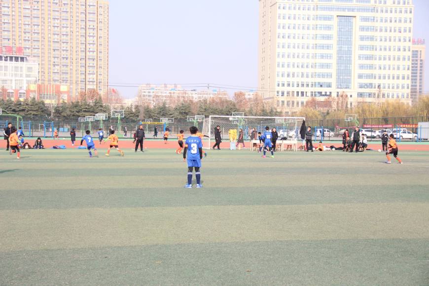 兰陵县足球队,兰陵中心小学足球比赛