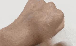 如何区分面霜和精华,面霜怎么区分膏状还是乳状