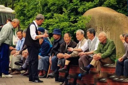 褰郸鏂版潙澶滃競涓婃捣璁板繂,涓婃捣浜虹溂涓殑褰郸鏂版潙