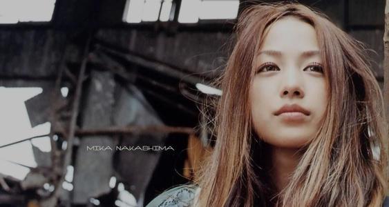 41岁未婚生子、发福被嘲巅峰不再？滨崎步女王才不止是爽文大女主