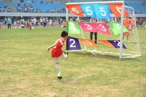 杭州江干区足球,踢足球幼儿园