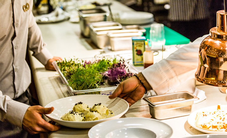 周黑鸭由直营走向了加盟为什么,周黑鸭加盟费用及加盟流程公布