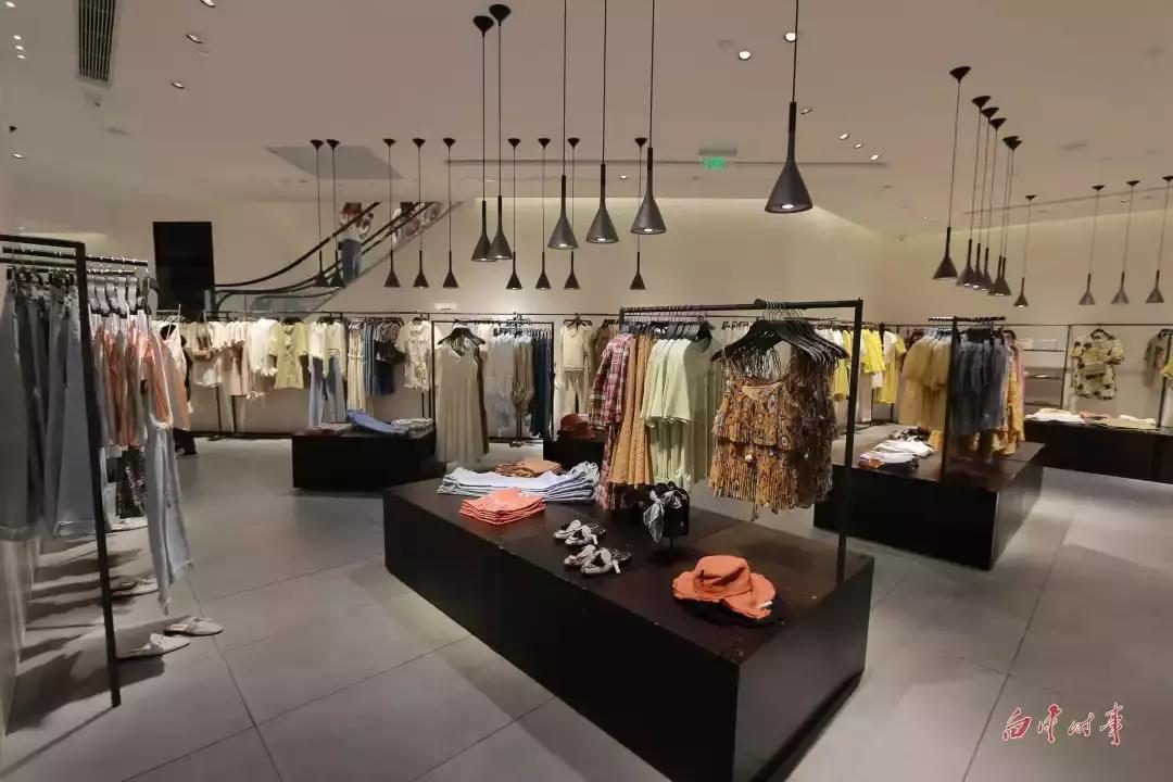 快时尚品牌ur,ur成中国最具增长潜力服装品牌