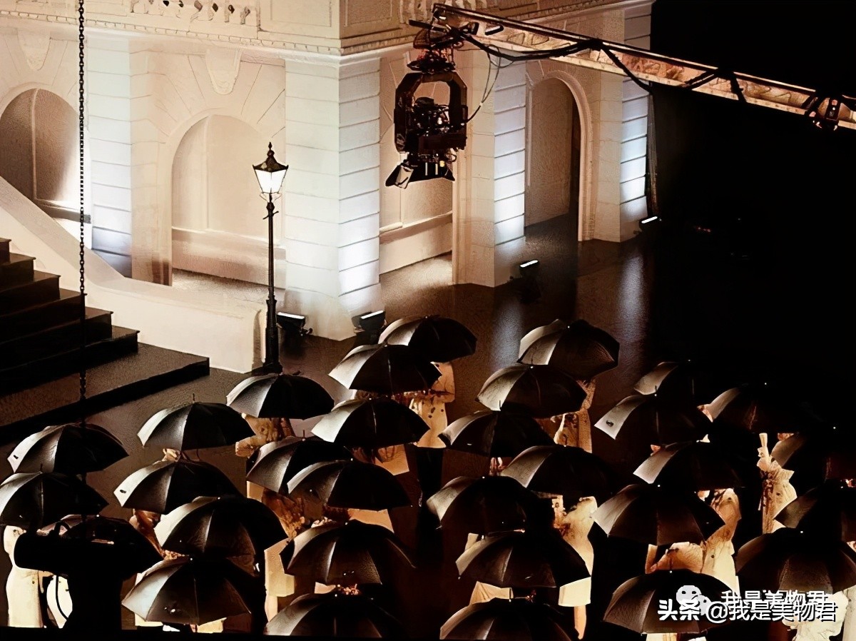 巴宝莉潮流服装,巴宝莉引领欧洲x型服装廓形潮流