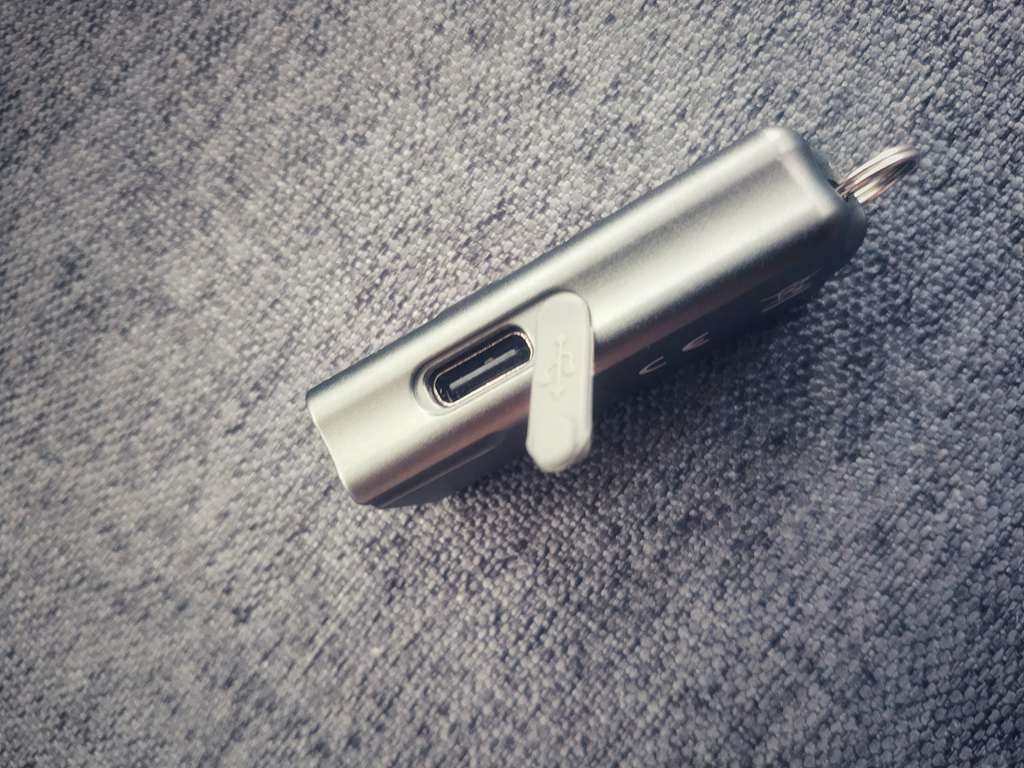 小包包里装些什么,小包包里适合放什么东西