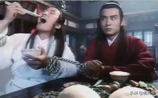 致我们逝去的童年往事只能回味,致我们逝去的童年时光一去不复返