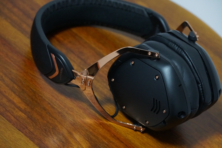 美国头戴式蓝牙耳机,可戴头盔的头戴式蓝牙耳机