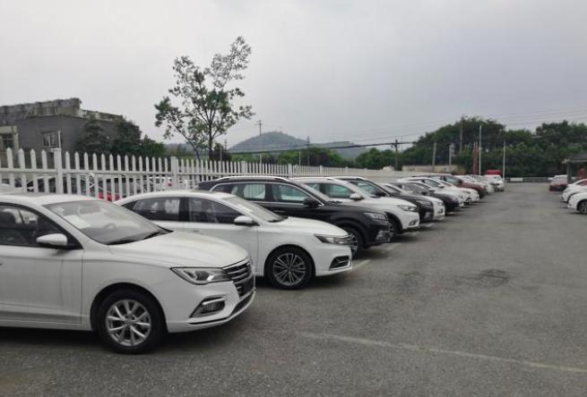 4s店和二级经销商卖车的差别,二级经销商和4s店有什么区别