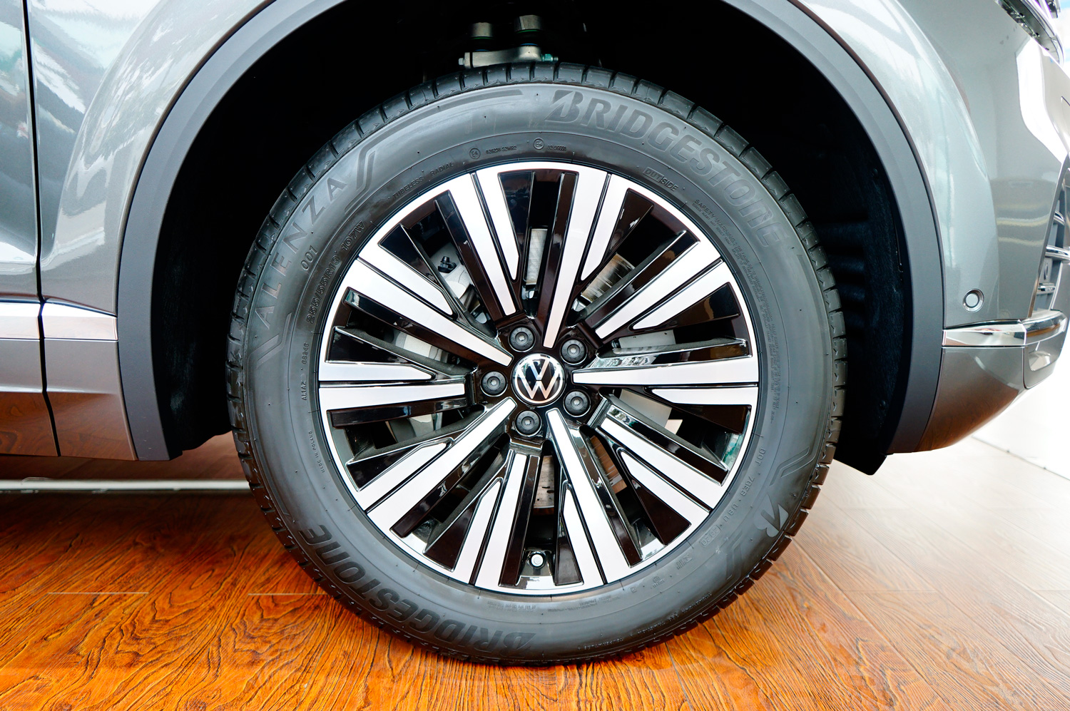 大众途锐2011款3.0tslhybrid,大众途锐新能源2021款ehybrid油耗