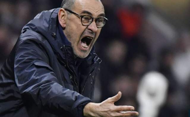 c罗足球生涯全部比赛视频,c罗和梅西谁是最早登上足球之王