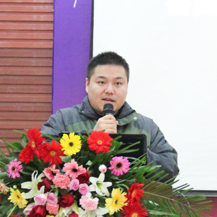 隆鑫致敬奋斗者,隆鑫动力摩托