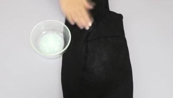 打裤边回针的方法,容易抽丝的面料怎么开口袋不抽丝