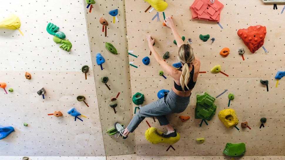 挑战极限运动攀岩视频,更适合初学者的攀岩