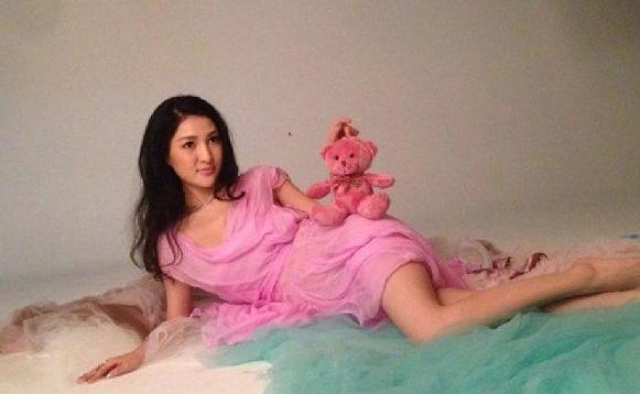 郭美美第二次入监狱判了多少年,郭美美第一次进监狱判几年