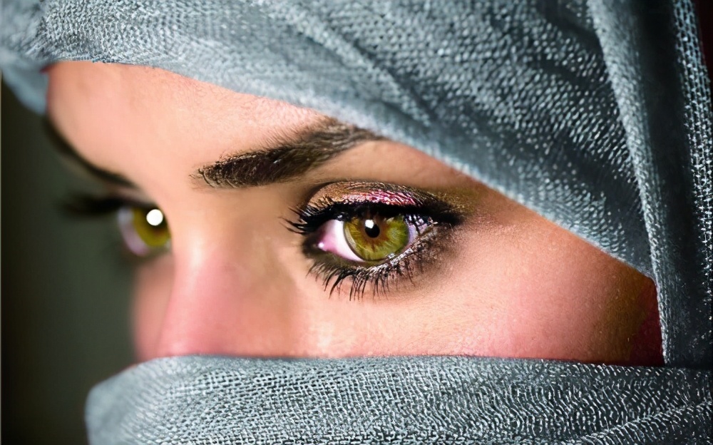 少女杀父母肢解案件,19岁女孩杀父母分尸案件案情简介