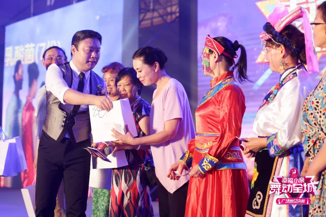 春晚广场舞比赛,大家一起来广场舞比赛第一名