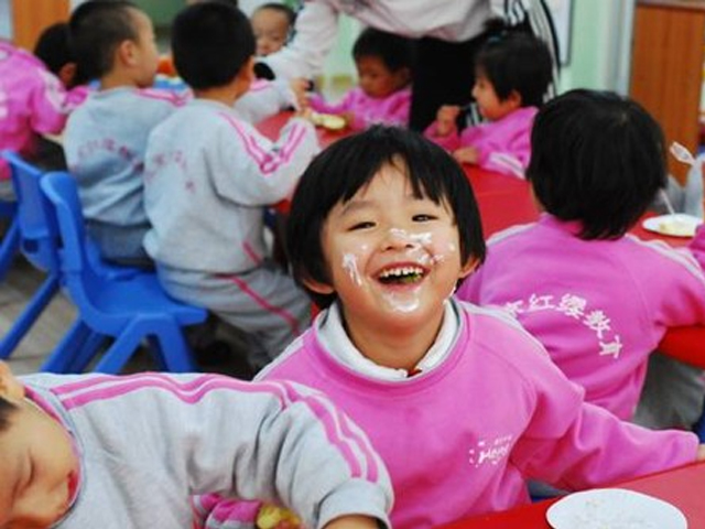 孩子生日要不要送蛋糕去幼儿园,孩子过生日要不要带蛋糕到幼儿园