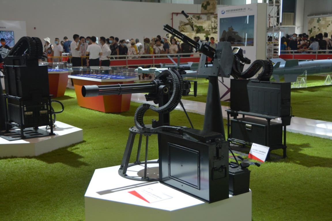 新强式机枪正面照珠海航展,珠海航展舱门机枪