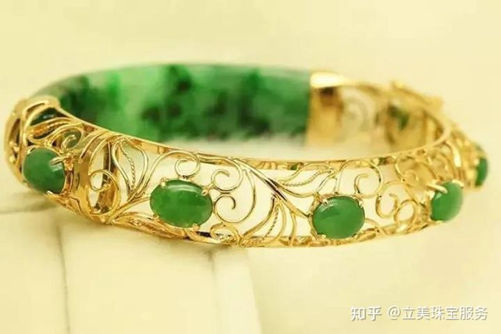 翡翠手镯弄坏了怎么办,翡翠手镯坏了能修复吗