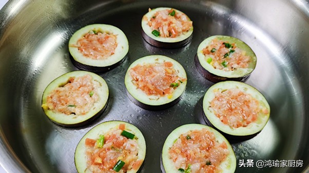 家庭版香煎茄子饼,茄子饼怎么煎最好吃