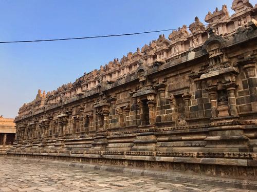 帕德玛纳巴斯瓦米神庙黄金大象,帕德玛纳巴斯瓦米神庙地窖