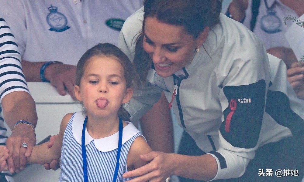 我是夏洛特公主，6岁啦，看了我出生到现在的点滴，过节要开心哦