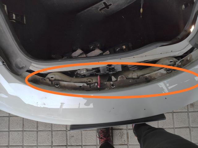 保时捷博克斯特拆前保险杠,保时捷博克斯特前保险杠怎么拆