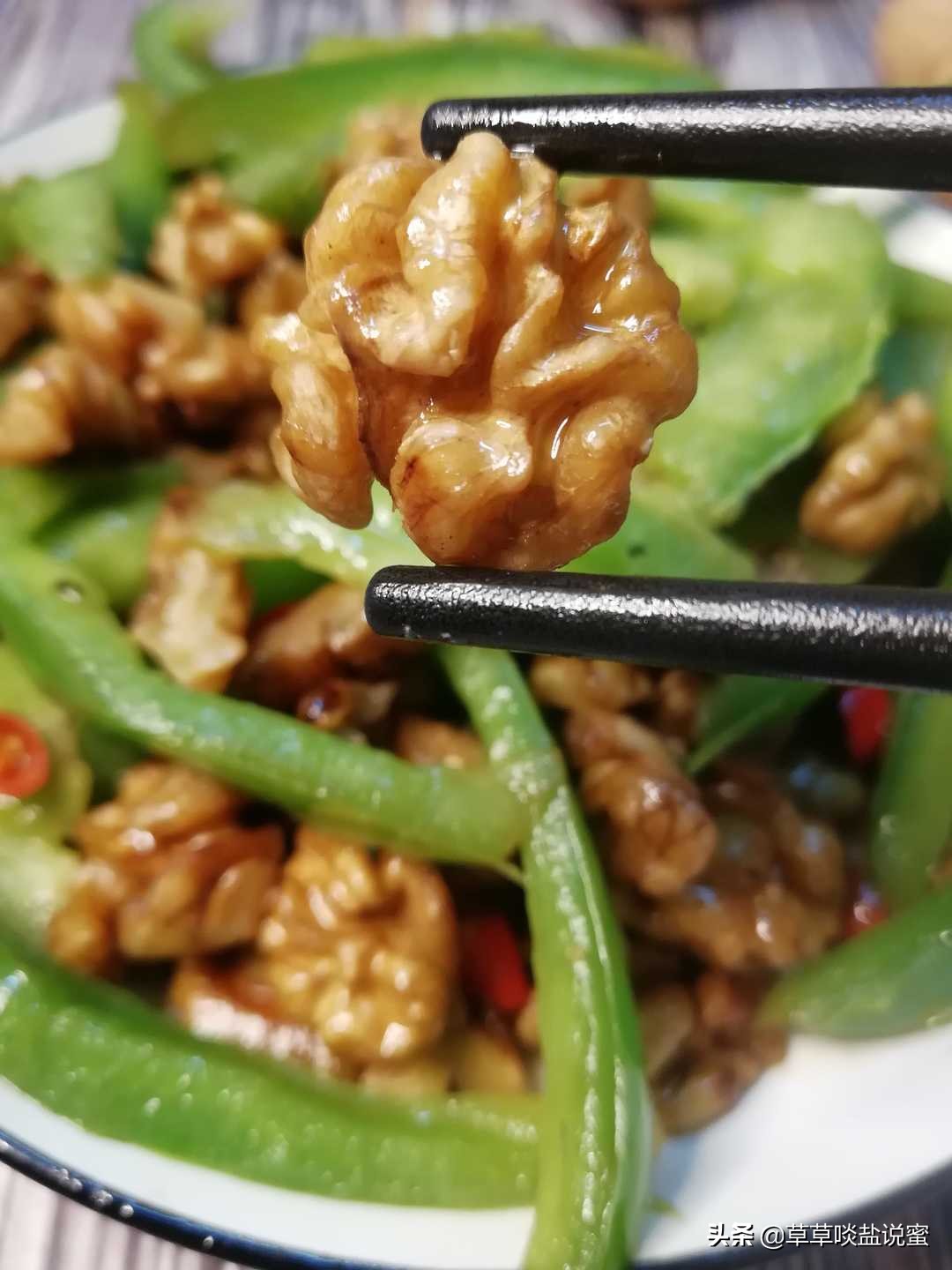 青椒和核桃仁能一起吃吗,冰糖炒核桃仁怎么炒