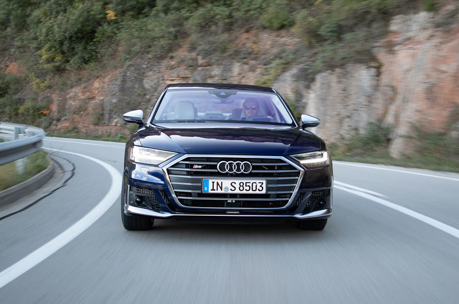 3.8秒破百是什么级别,2023奥迪s8最新款顶配黑武士