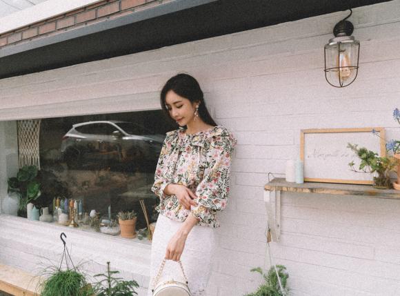 春熙香卉碎花芳菲朵彩抹肩衫