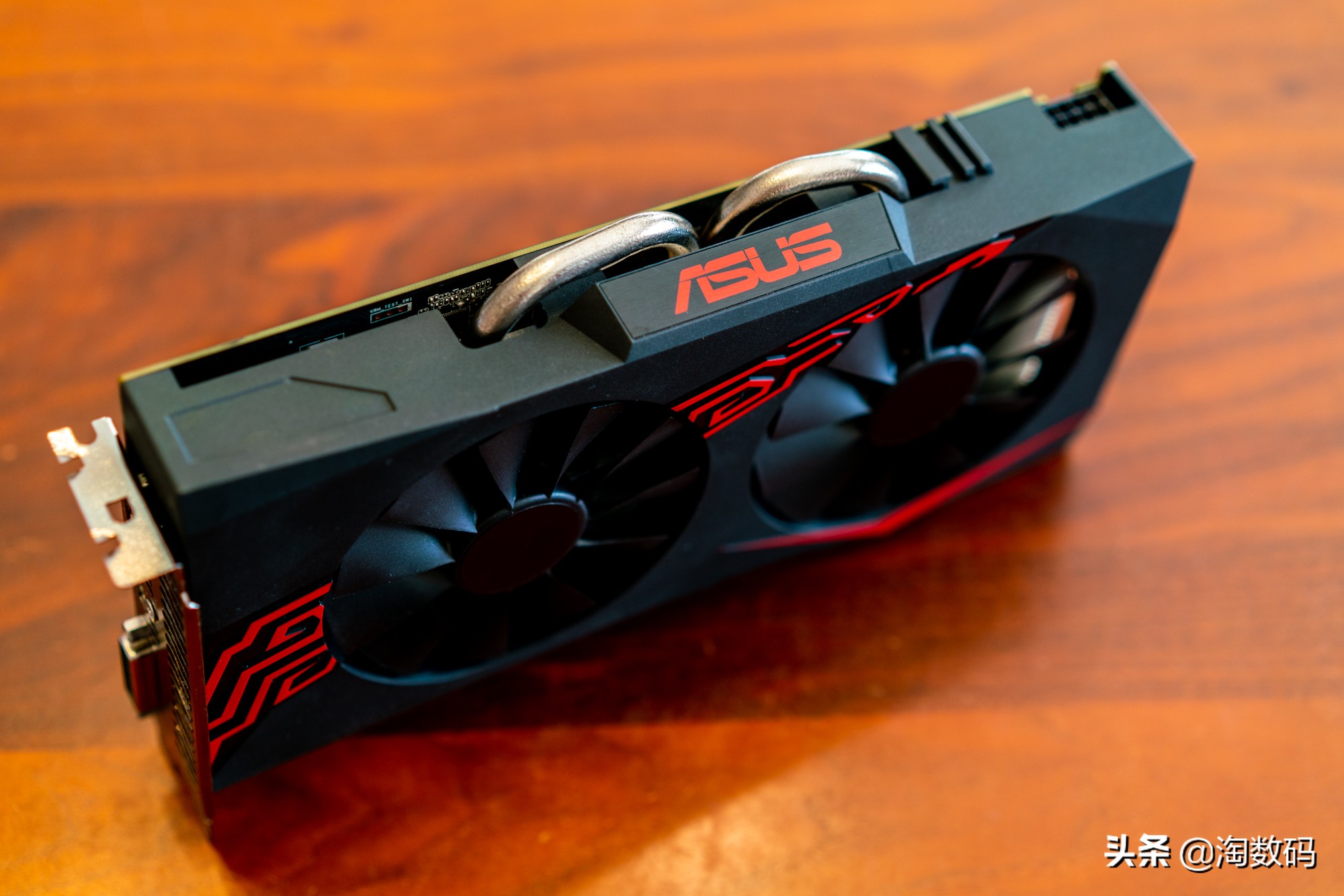 amdrx580和华硕显卡哪个好,华硕rx580白金版显卡跑分