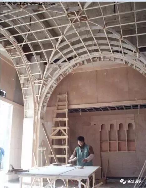 轻钢龙骨石膏板造型吊顶施工视频,石膏板天花吊顶施工全过程