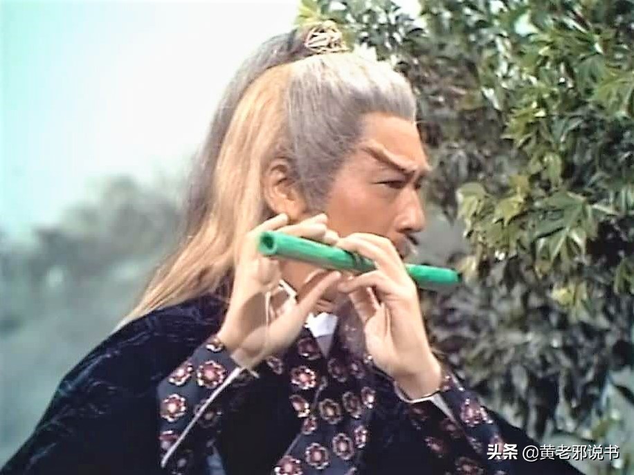 黄药师得到的《九阴真经》，从半部到一整部，金庸为何多次修改？