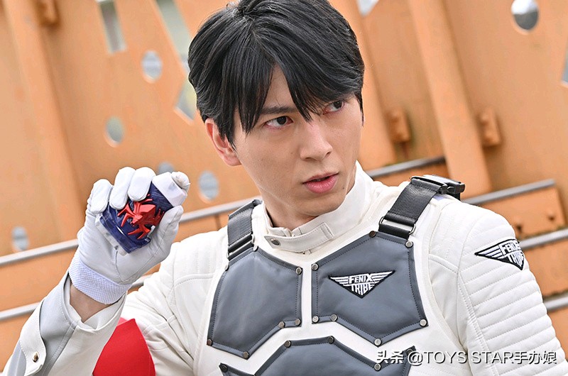 《假面骑士利维斯》原本要退场的他，竟然成为了三骑