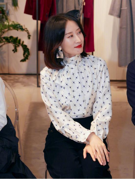 白色西装的刘敏涛造型气质太高级,刘敏涛mbti