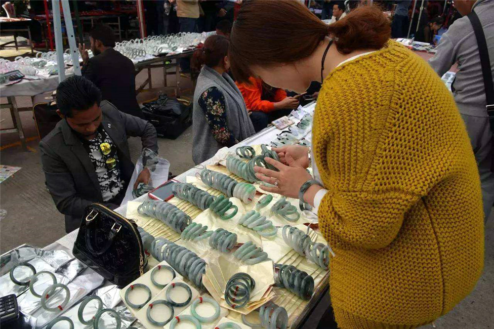 中缅边境玉石珠宝,中缅玉石交易在哪里