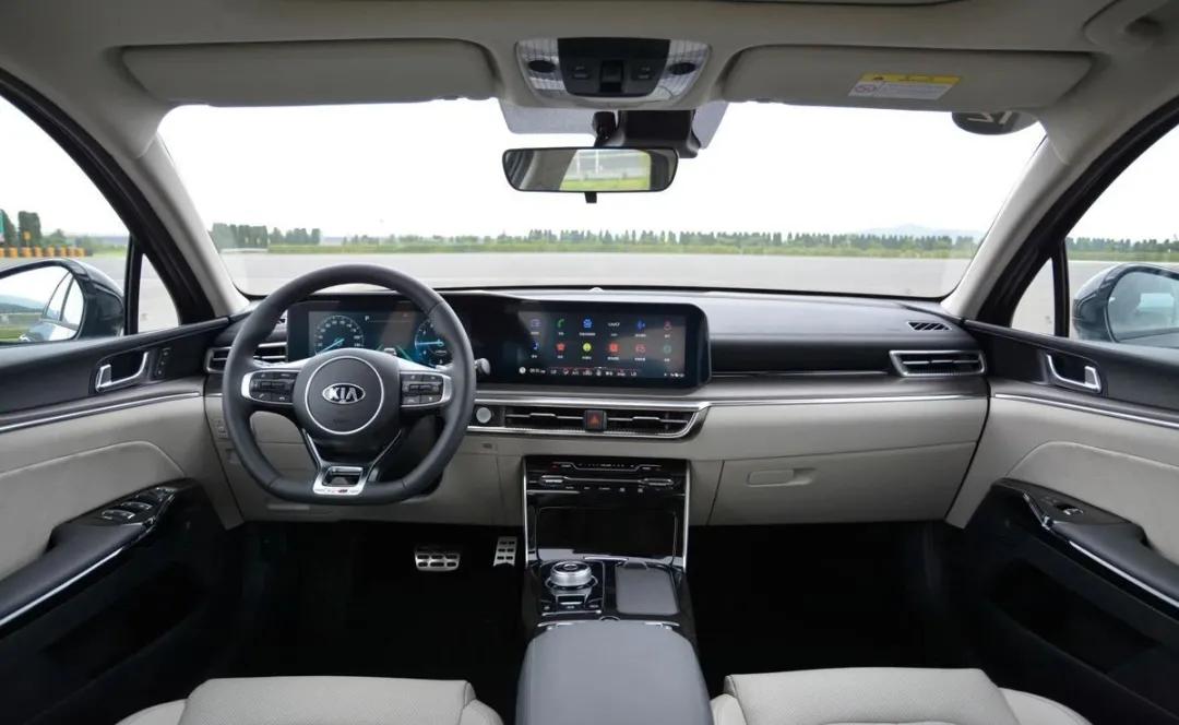 思域和k5凯酷哪个值得入手,k5和思域对比哪个好