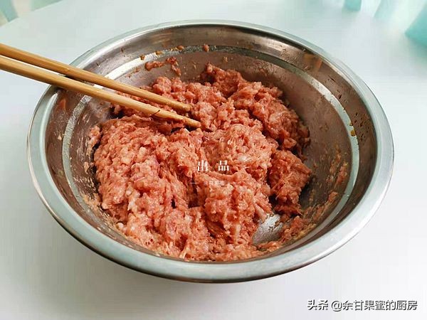 豆角饺子馅炒一下放什么调料好吃,豆角胡萝卜鸡蛋饺子馅怎么做好吃